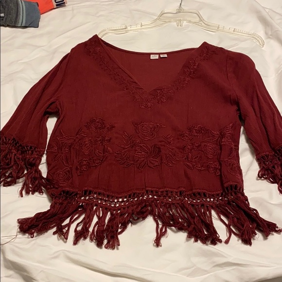 Burgundy fringe top - Picture 1 of 3